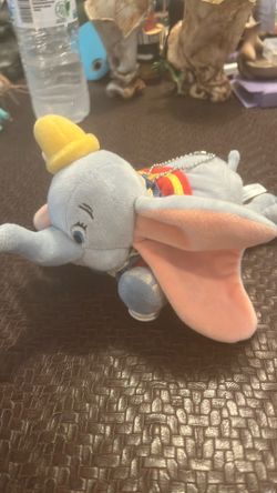 Tokyo Disney Resort 2022 Plush Badge Clip Dumbo