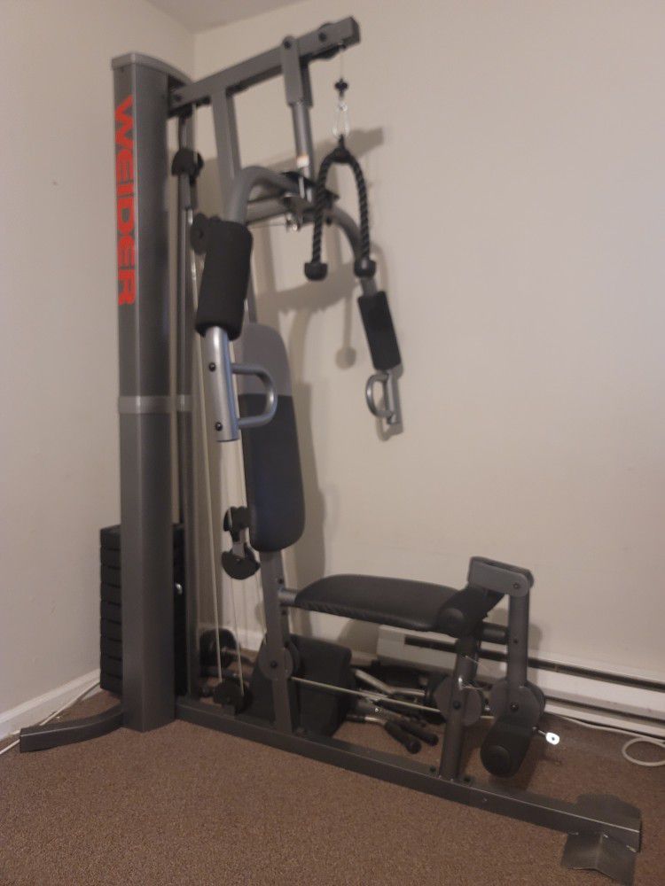 Home Gym. Full Work Out Machine With Several Added Accessories 