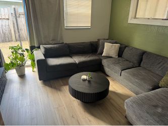 Black Coffee Table - Ansel Round Pedestal Coffee Table with Ribbed Detailing