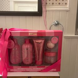 Bath N Spa Kit Victoria Secret
