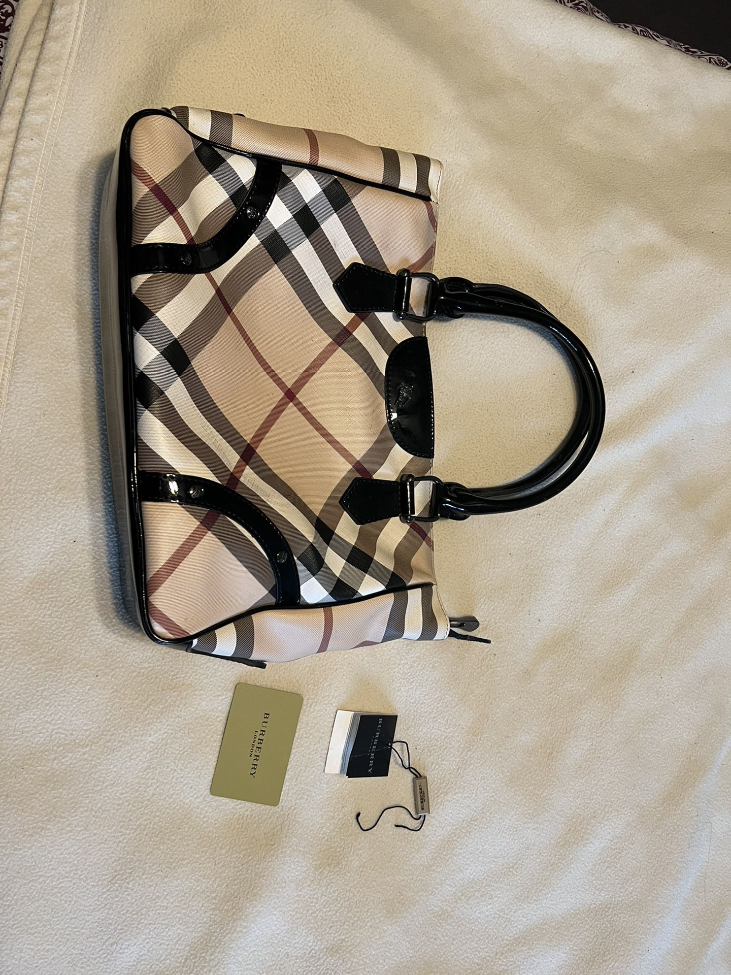 Authentic Burberry Bag for Sale in Queens, NY - OfferUp