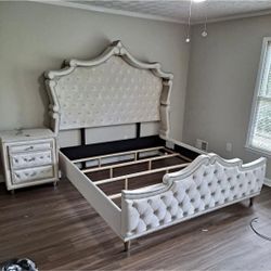 Velvet Bed Tufted New Style Glam Nail Heads