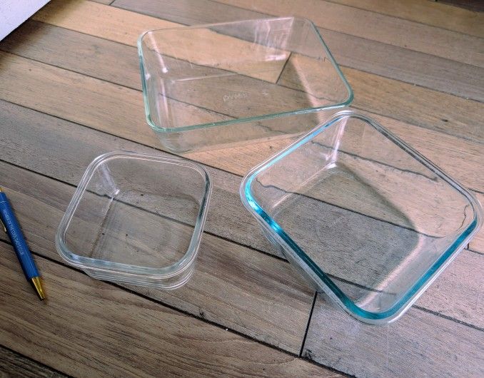 microwave safe glass Pyrex dishes and bowls