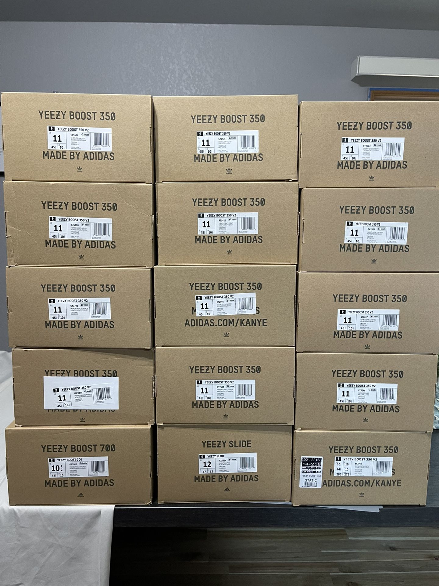 Yeezy’s For Sale All DS