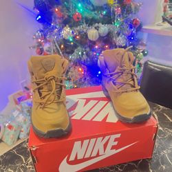 Toddler Boys NIKE DUCK BOOTS 10c Brand New! 