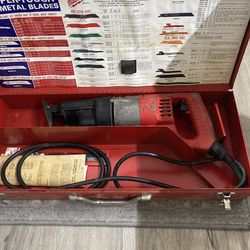 Milwaukee Corded Heavy Duty Sawzall with Case