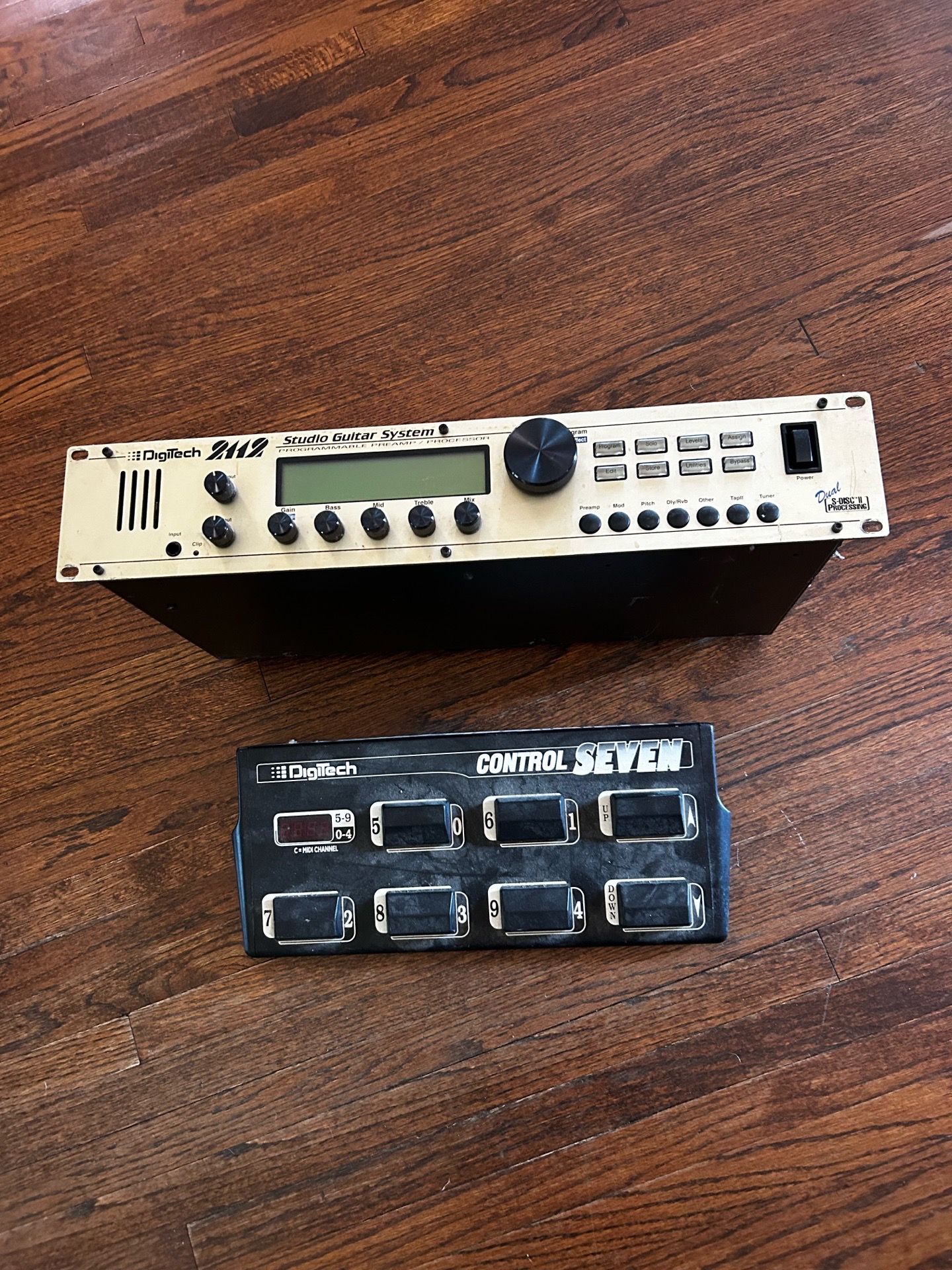 Digitech 2112 studio guitar system
