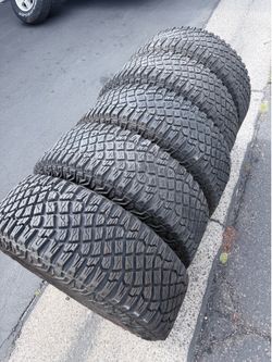 (5) 315/70R17 Goodyear Wrangler Territory