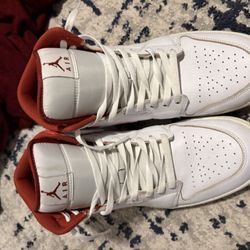 Jordan 1 Red And white