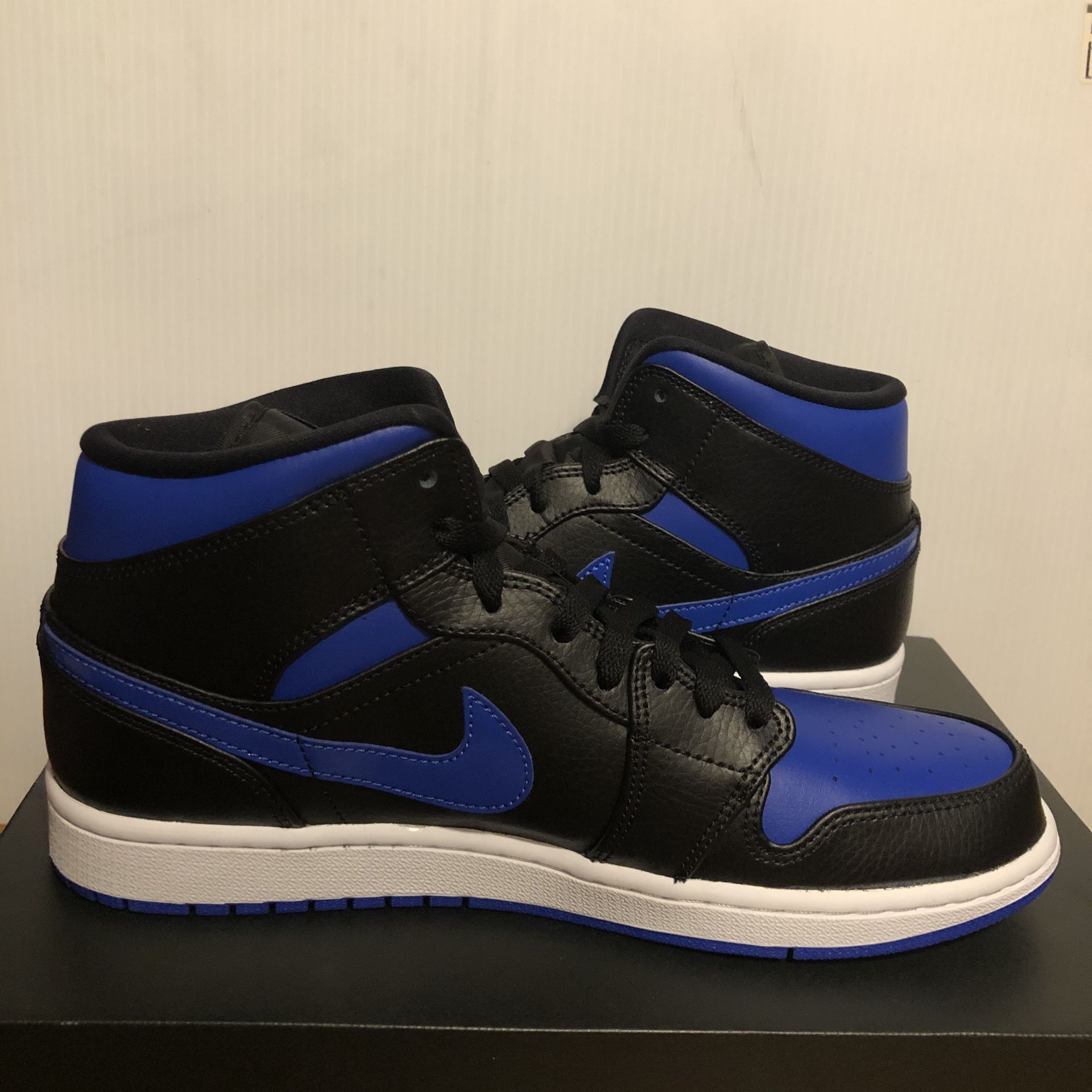 Nike air Jordan 1 mid royal size 12