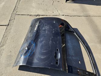 Gmc Sierra  1500 Driver  Front Door Oem  19 To 26