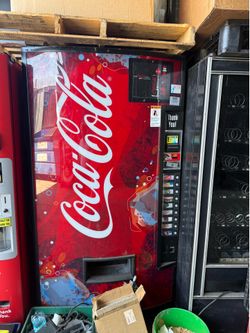 Dixie Narco 501 Soda Vending Machine
