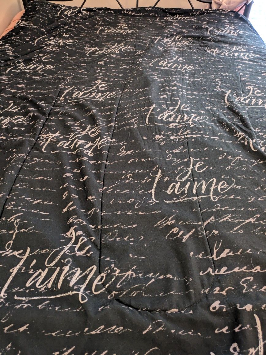 Paris Inspired Full Sized Reversible Comforter