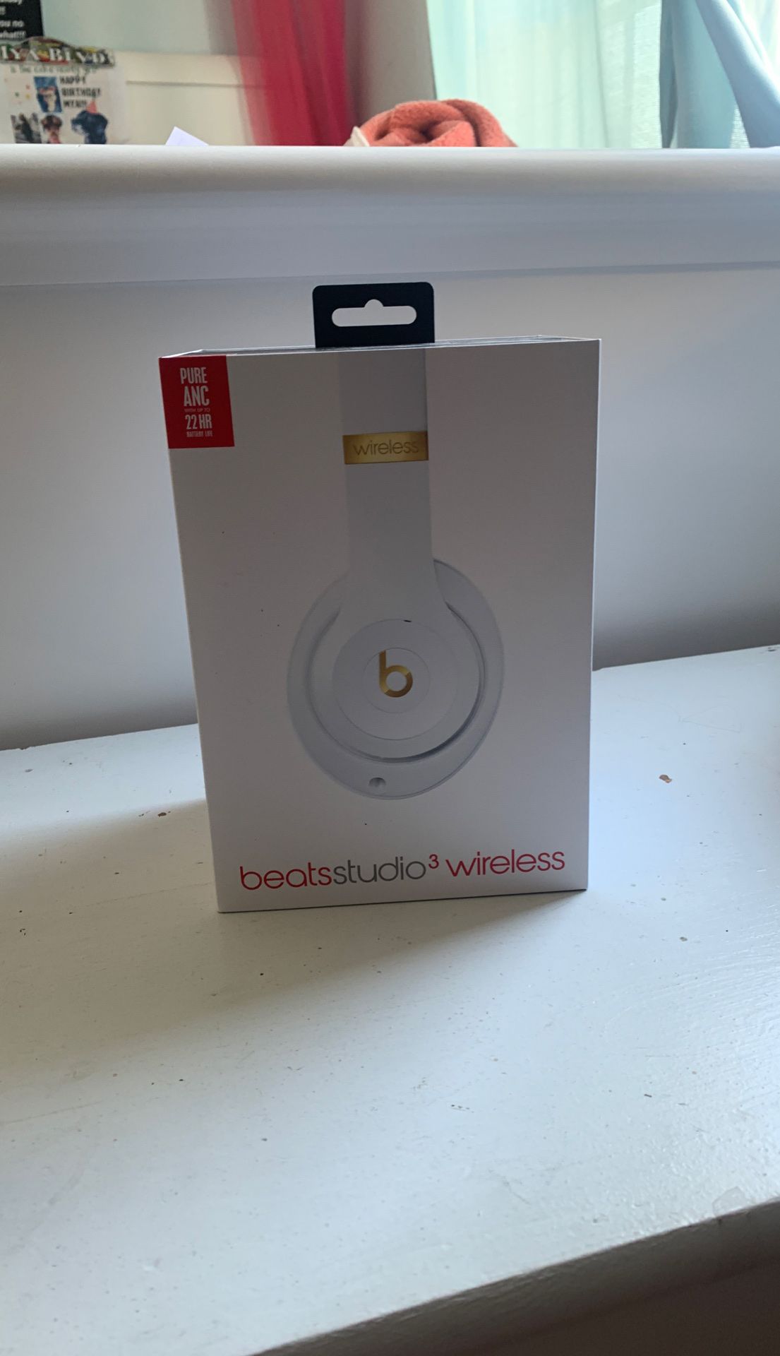 Studio three wireless beat headphones