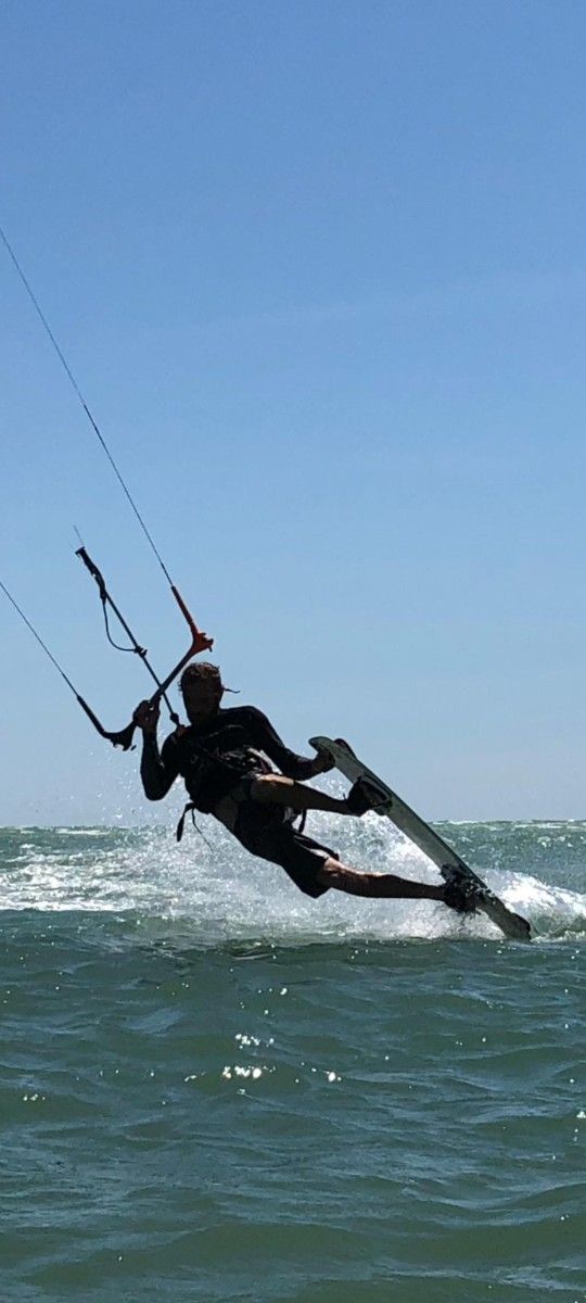 KITEBOARD /TWIN TIP - BEGINNERS - $155 OBO -