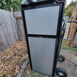 Dometic Fridge