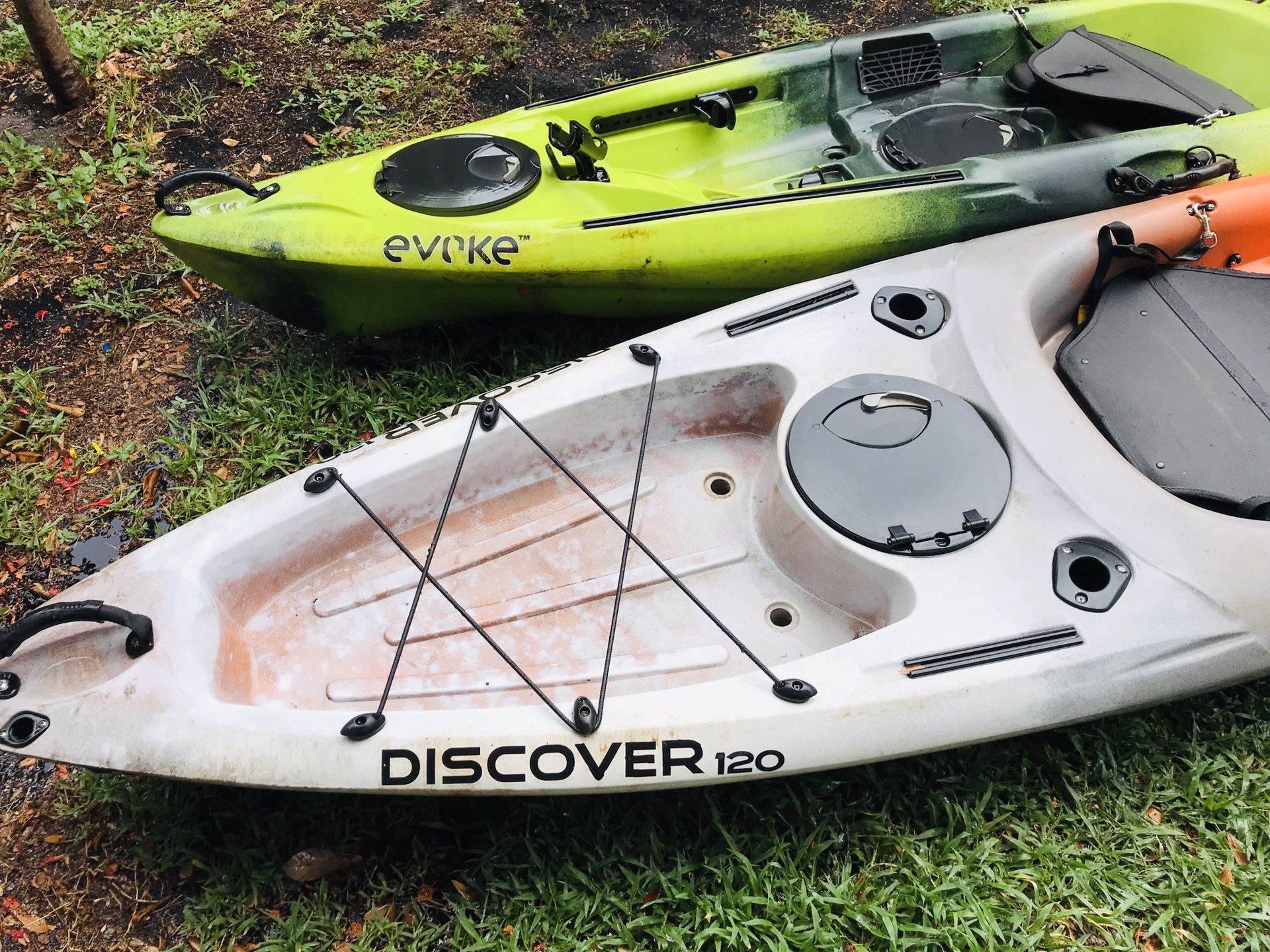 10 foot kayak, single person Ocean lake river discover 120 and evoke kayaks for Sale in Delray