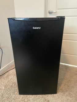 Galanz Mini Fridge