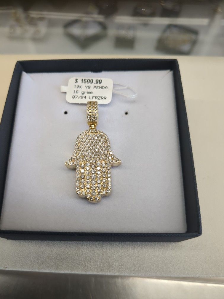 10k Gold Diamond Pendant 16 Grams Layaway Available 10% Down If You Are Interested Please Ask For Maribel Thank You