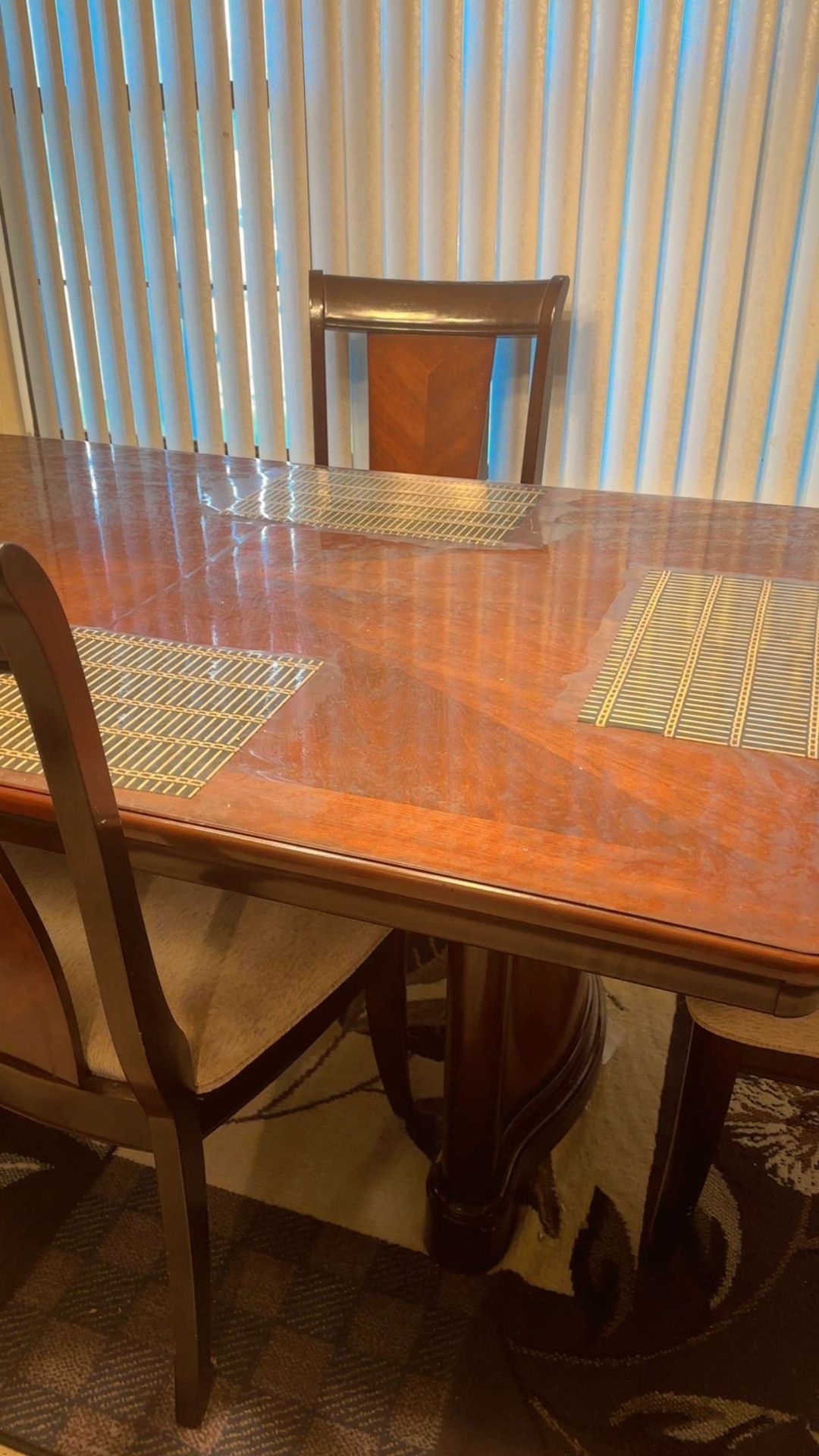 Dinning Table with 6 Chairs