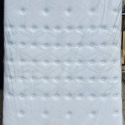 Queen Size Sealy Posture Pedic Pillow Top Mattress/ Delivery Available