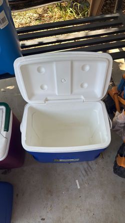 30QT igloo ice chest