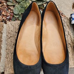 Ladies Suede Flats, Like New 9.5