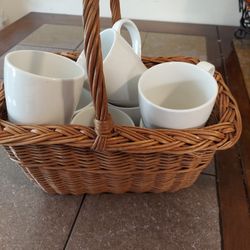 Basket with cups
