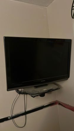 55” Sharp Flat Screen TV – Wall Mount Included – Works Great