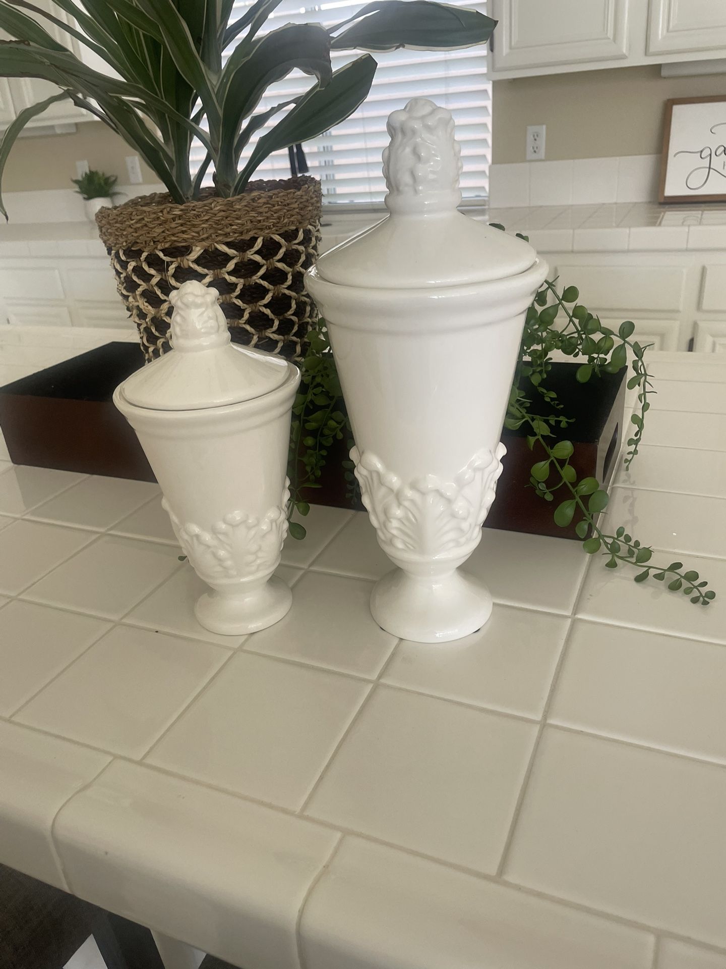 White Lace like Trim Vases w/ Lids
