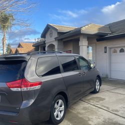 2011 Toyota Sienna