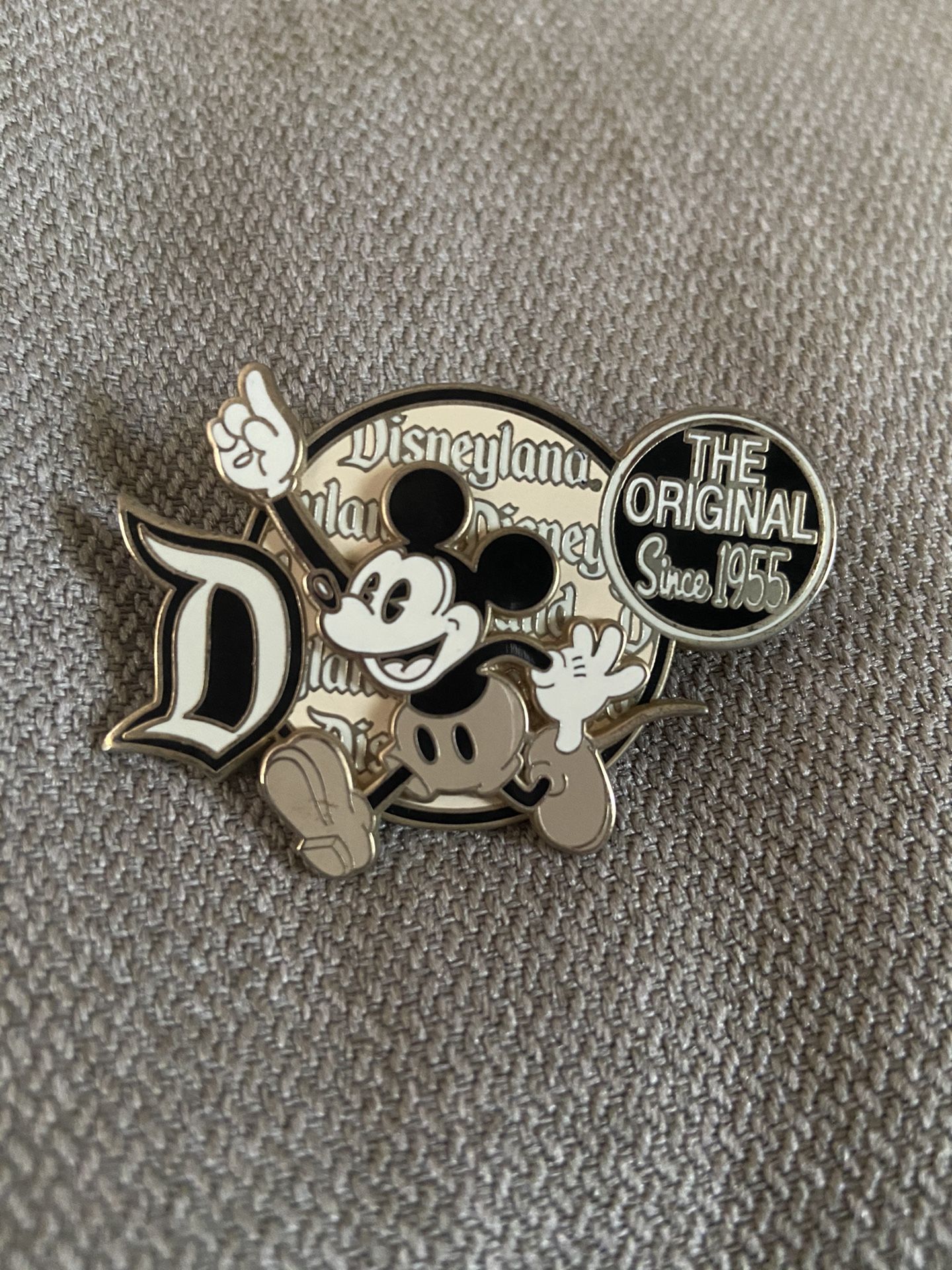 Disneyland Pin 2008