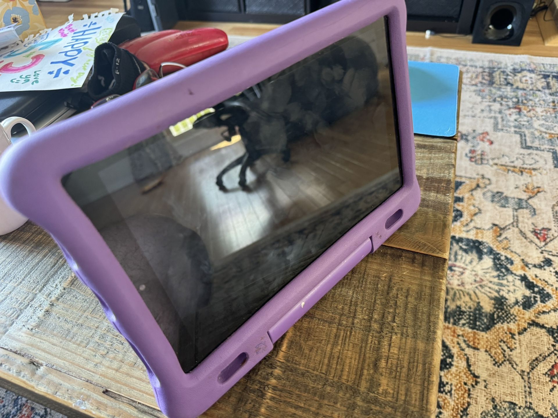 Amazon Kindle 10 HD with 32 GB class 10 SD memory upgrade and pink free case