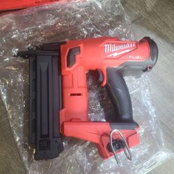 Milwaukee Finish Nailer 18-Volt 18-Gauge