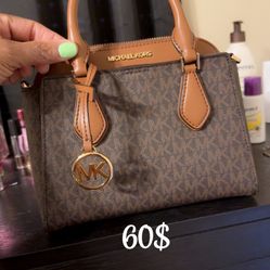 Michael Kors, Leather Two-Piece Signature Purse