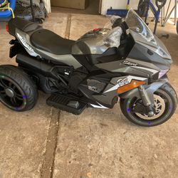 12V Kids Ride On Motorcycle (Brand New)