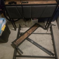 Twin Bed Frame / With Mattress