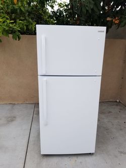 Insignia Refrigerator 18cu ft 30x30x66🚨👍3 MONTHS WARRANTY