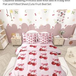 7 PC Red Cherry TWIN Comforter Set (NEW IN PACKAGING)