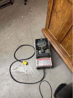 Air compressor Xe 7 Ingersoll Rand 120V needs to be cleaned been in shop