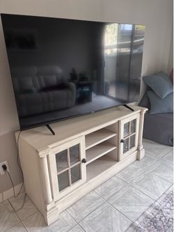 TV Stand Hutch with Glass Doors