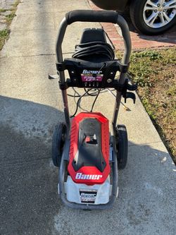 Pressure Wash para lavar carros de 2300 Watts marca Bauer con tu y su manguera y dos pistolas para el agua.