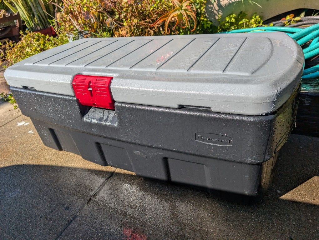 Rubbermaid ActionPacker Storage Bin Clean Action Packer Model 1996 48 Gallon Bin