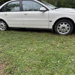 2002. Volvo S 80