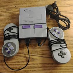 SUPER NINTENDO MINI .W 2 CONTROLLERS / HDMI
