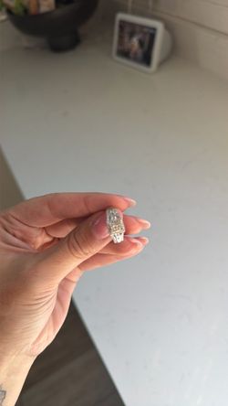 White gold 10 k diamond engagement Ring