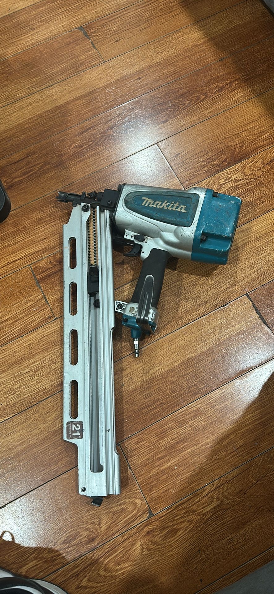 Makita 21 Degree Framing Nail Gun