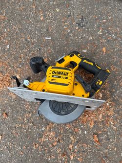 De Walt  DEWALT  20v Brushless