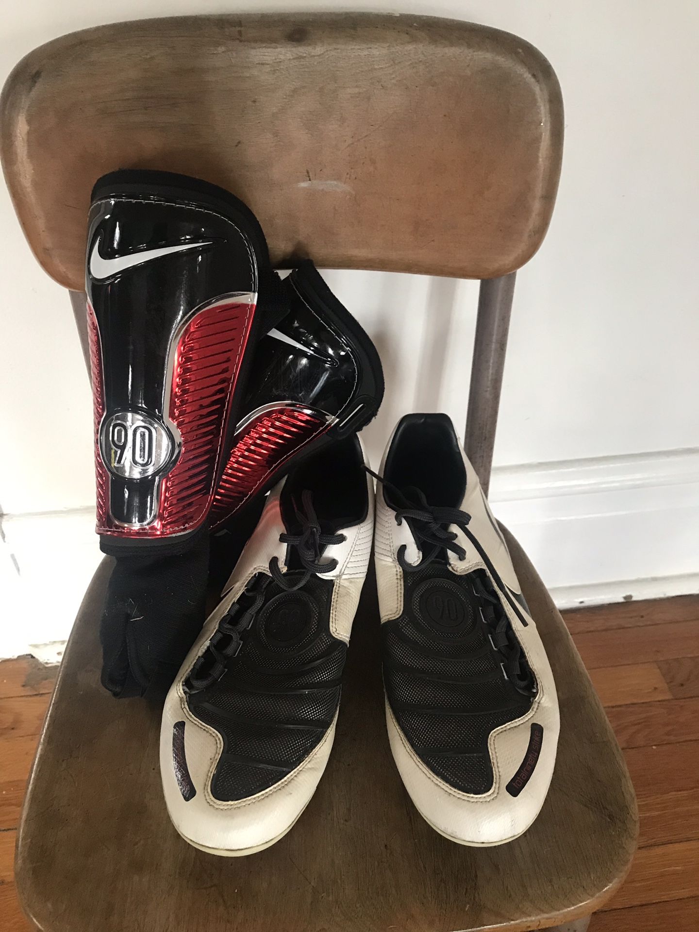 Nike Soccer Cleats men’s size 11
