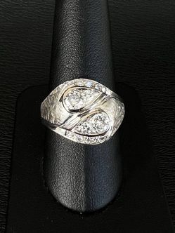 14k white gold diamond fashion ring